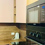Joy Tampa 6 בראשוב